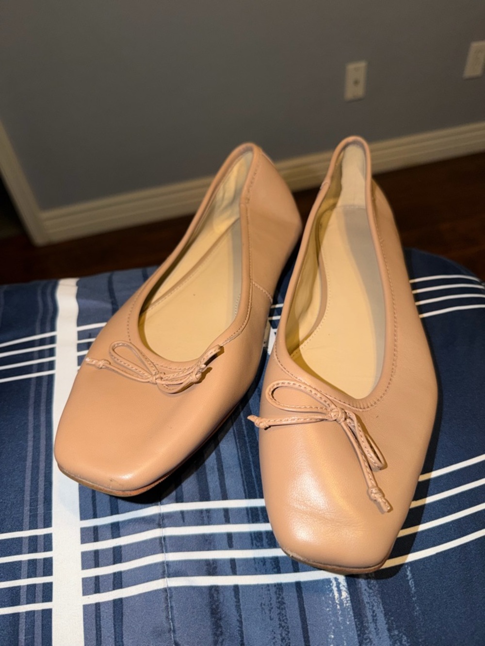 Women’s Nude Ballet Flats with Bow